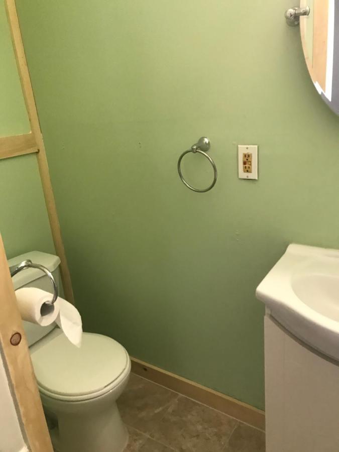 Port Burwell Earthquest Lodge מראה חיצוני תמונה