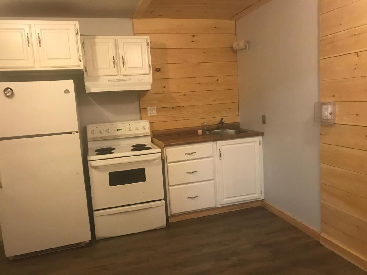 Port Burwell Earthquest Lodge מראה חיצוני תמונה