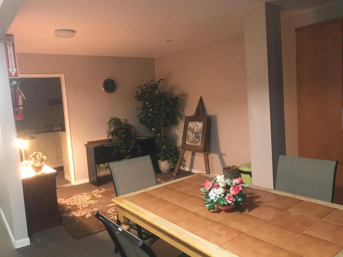 Port Burwell Earthquest Lodge מראה חיצוני תמונה